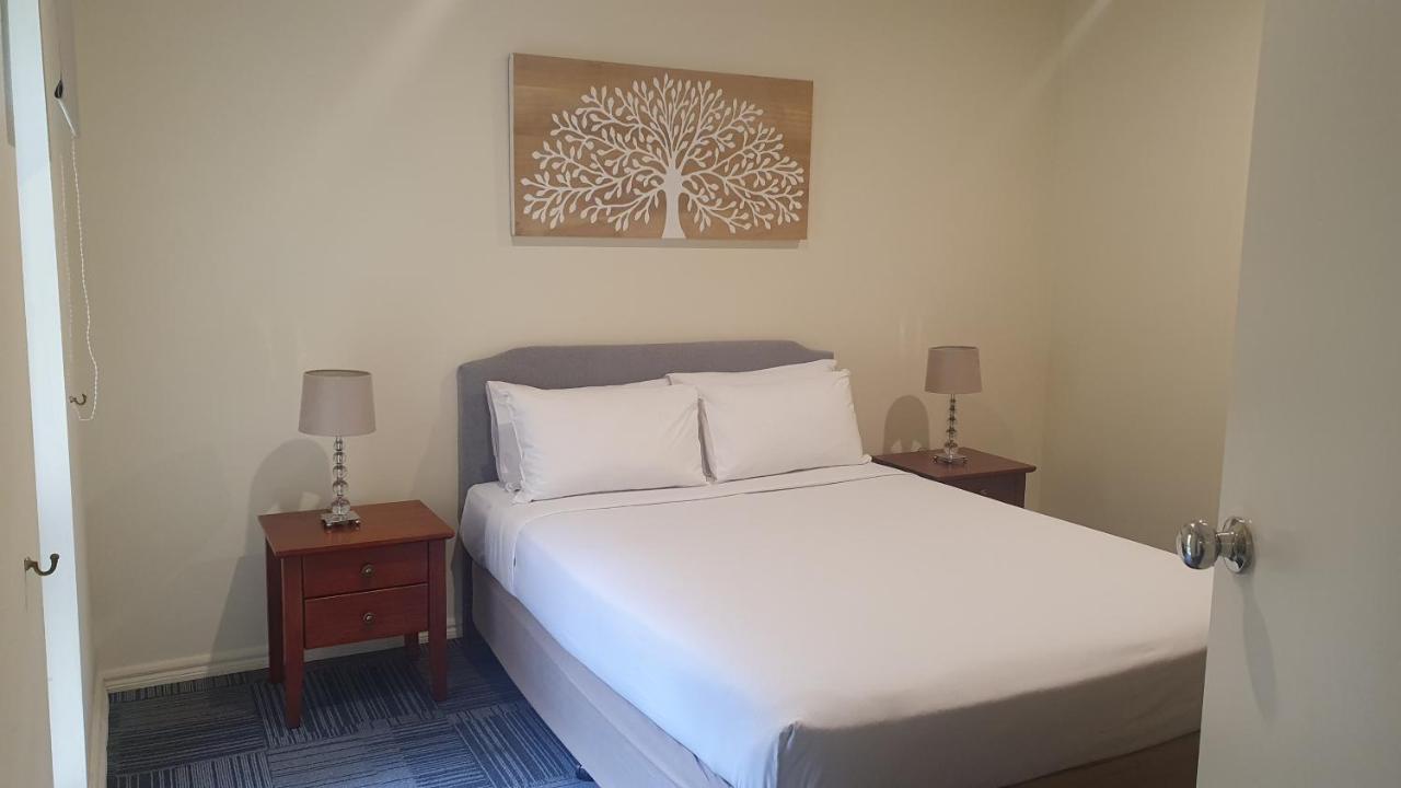 Hotel Cavalier Wantirna South Экстерьер фото