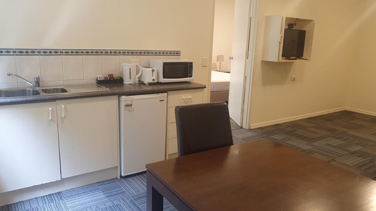 Hotel Cavalier Wantirna South Экстерьер фото