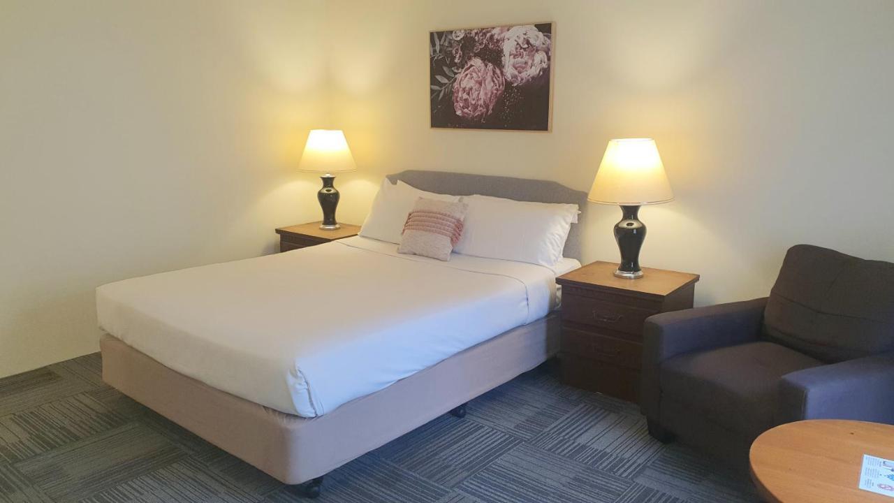 Hotel Cavalier Wantirna South Экстерьер фото