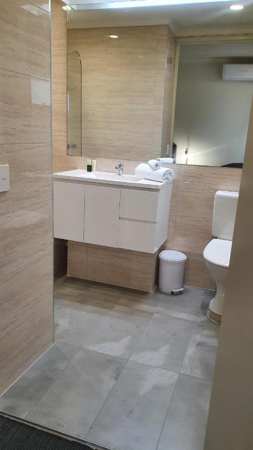 Hotel Cavalier Wantirna South Экстерьер фото