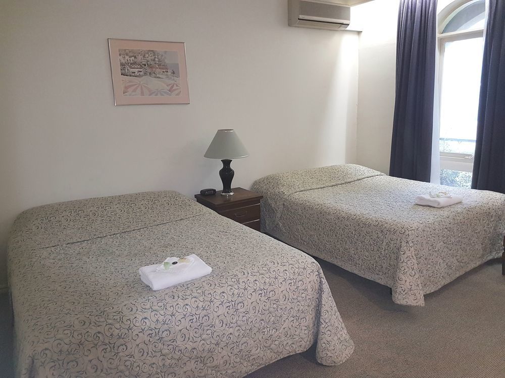 Hotel Cavalier Wantirna South Экстерьер фото