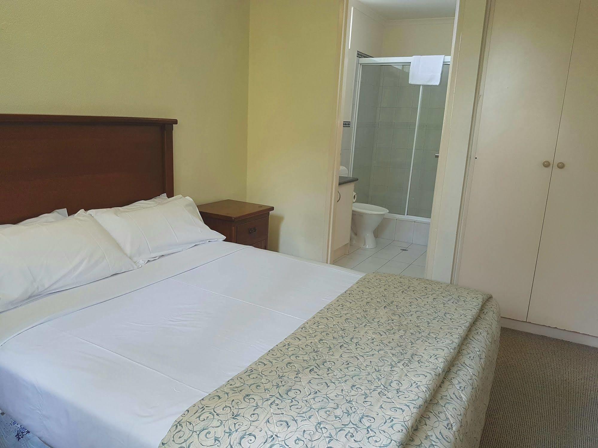 Hotel Cavalier Wantirna South Экстерьер фото